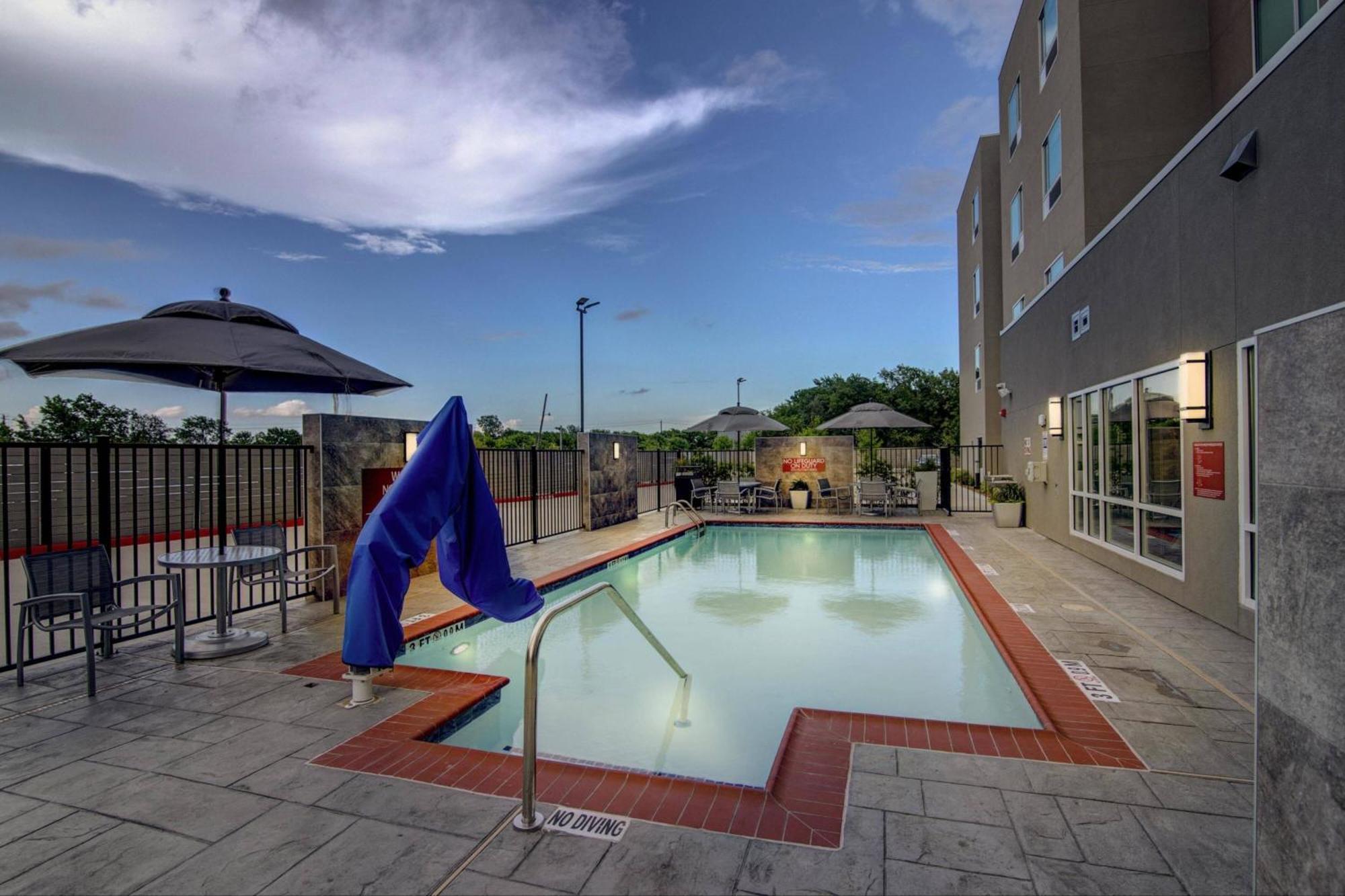 Towneplace Suites By Marriott Houston Hobby Airport Exterior foto