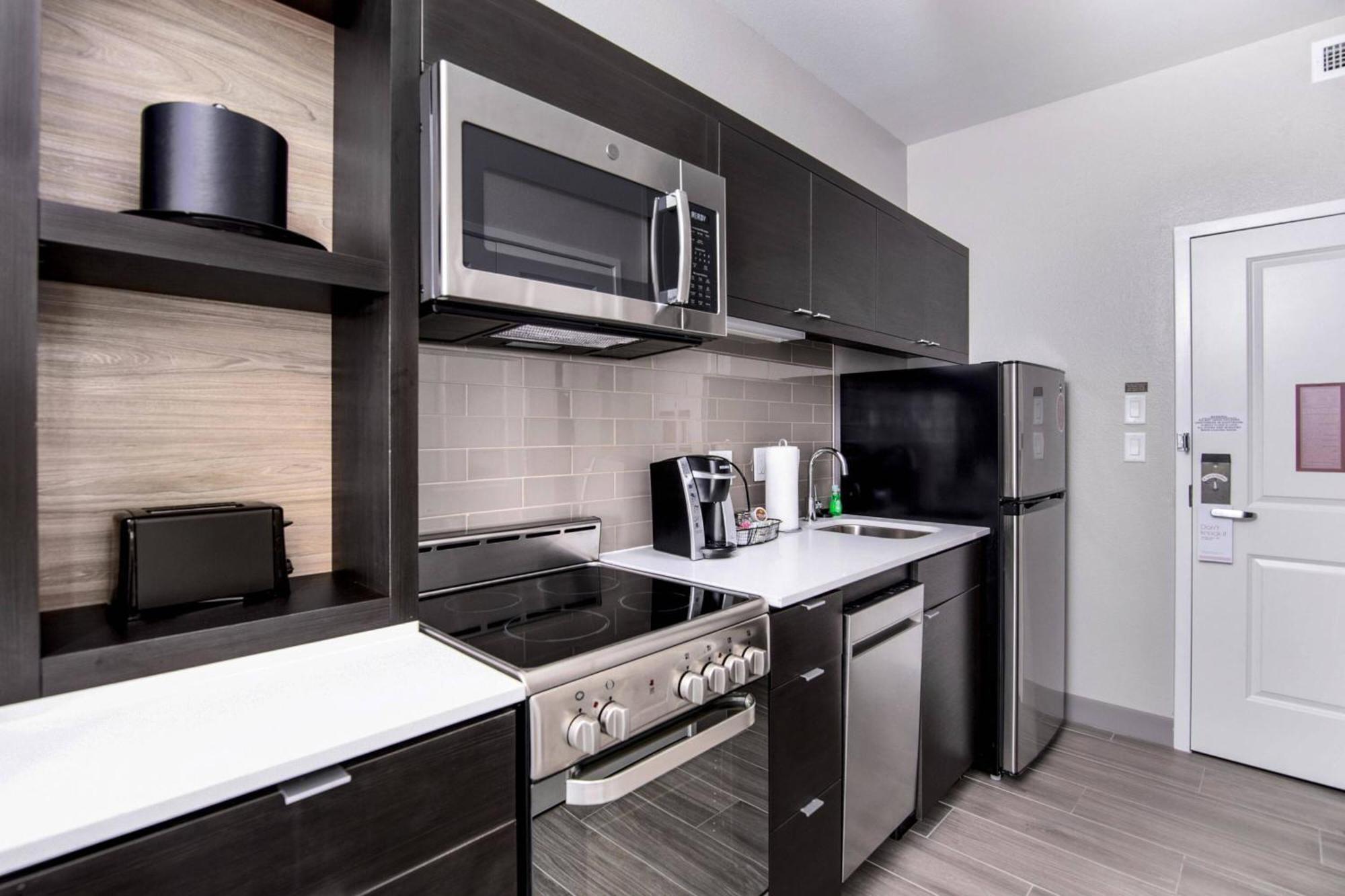 Towneplace Suites By Marriott Houston Hobby Airport Exterior foto