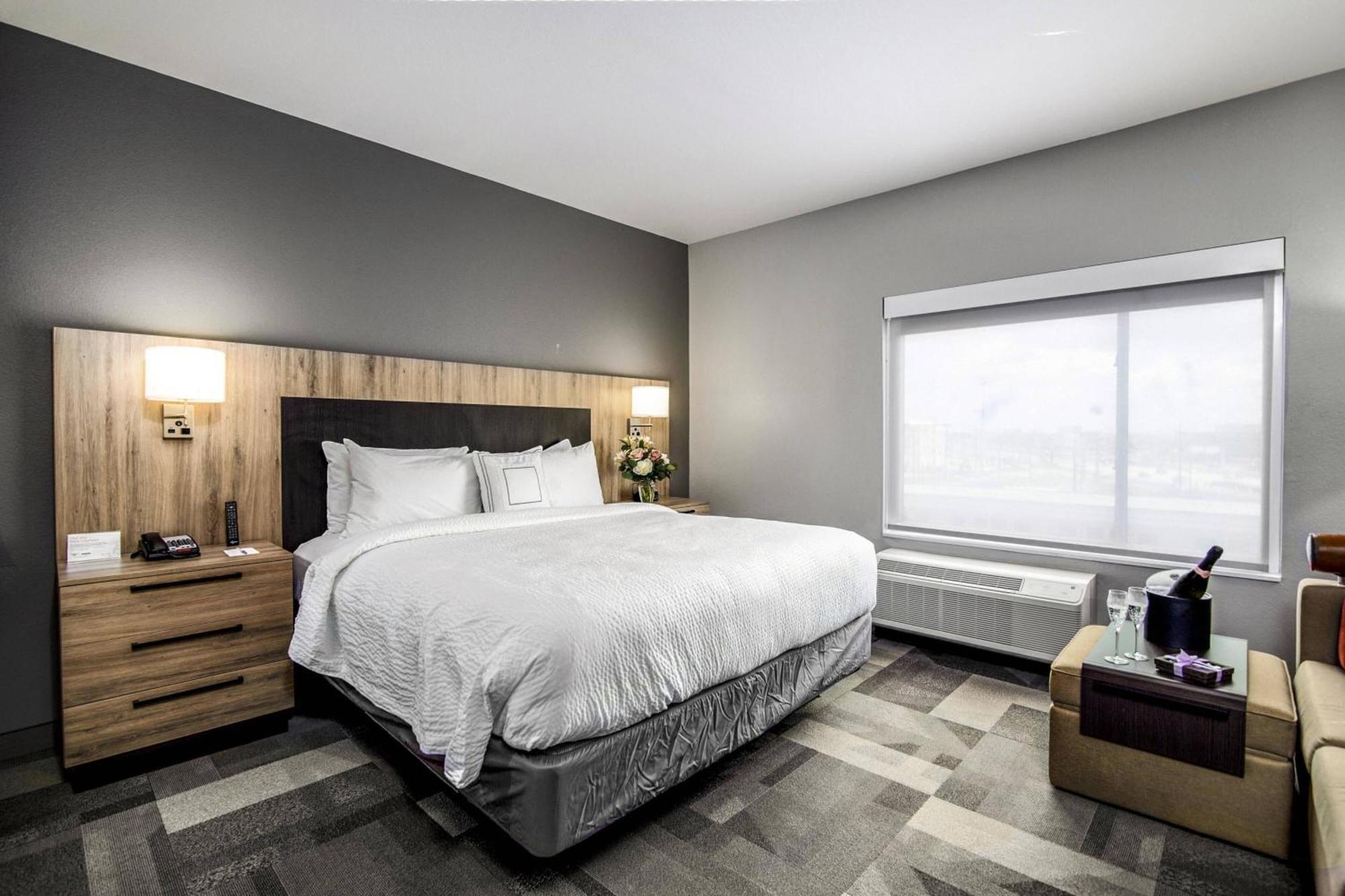 Towneplace Suites By Marriott Houston Hobby Airport Exterior foto